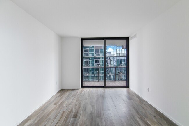 Building Photo - 801 S Miami Ave