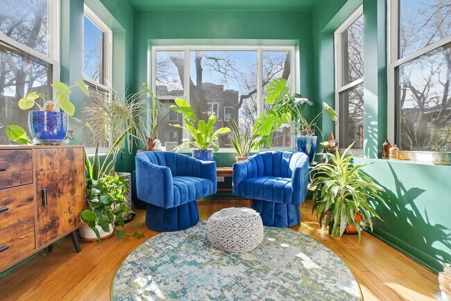 Building Photo - 7657 N Greenview Ave