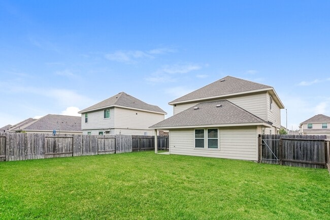 Building Photo - 8626 Middleton Oaks Cir