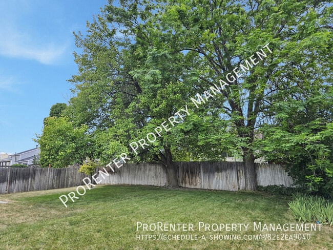 Building Photo - 9132 Sandy Creek Cir