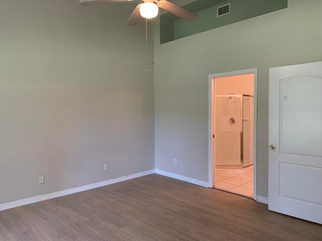 Building Photo - 1657 SW Harbour Isles Cir