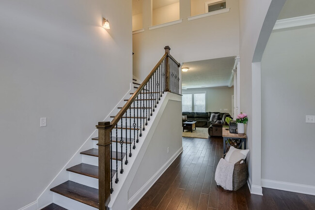 Building Photo - 4042 Ellington Dr