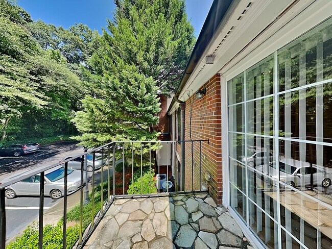 Building Photo - 1634 Ponce De Leon Ave NE