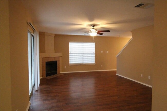 Building Photo - 207 Sunny Brook Dr