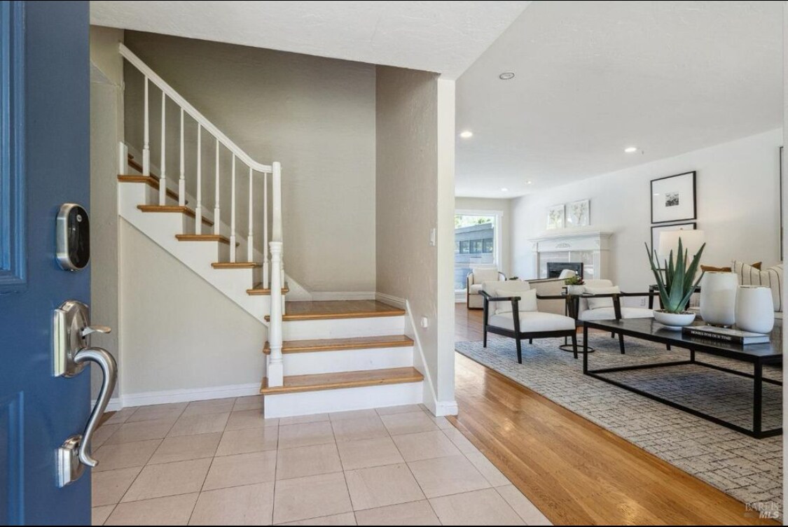 Building Photo - 310 Marin Oaks Dr