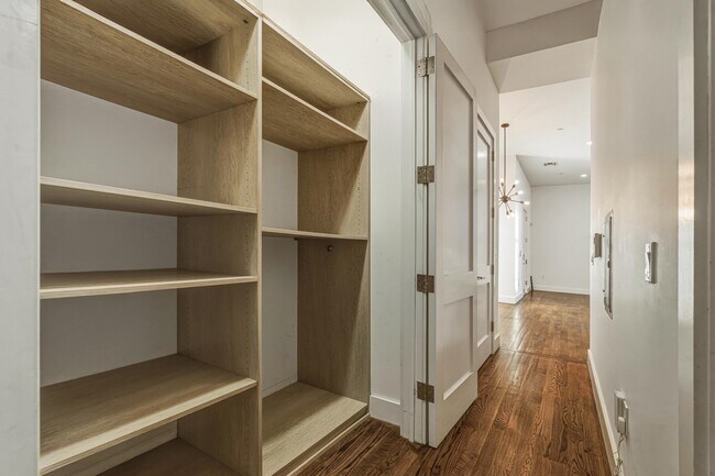 Building Photo - 304 Pavonia Ave