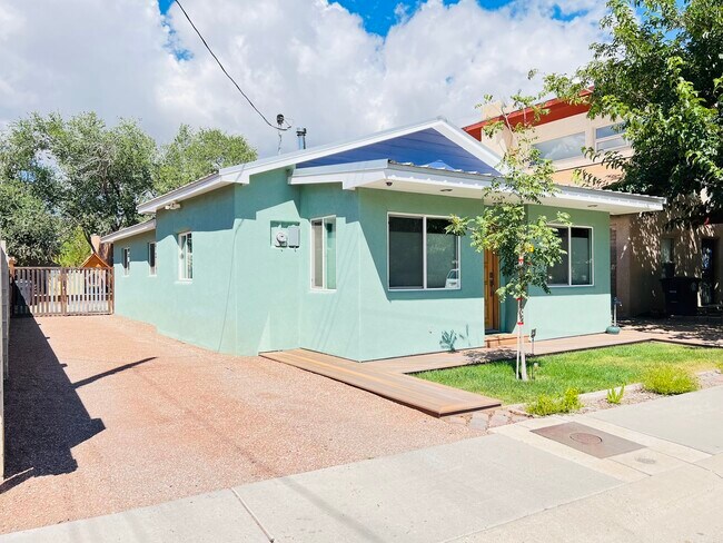 Building Photo - 1025 20th- RC
