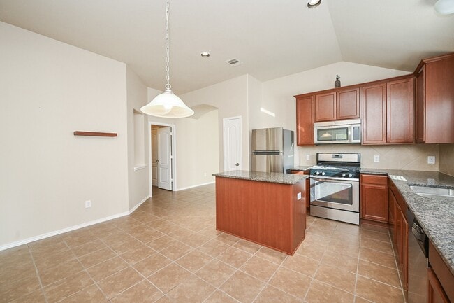 Building Photo - 2119 Mateo Park Dr