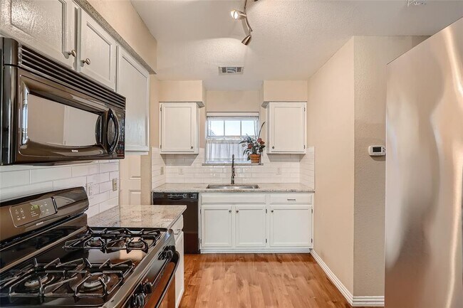 Building Photo - 7023 Riverton Dr