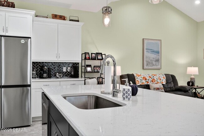 Building Photo - 272 Pop Top Ln