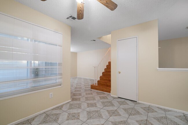 Building Photo - 1650 S Campus Ave