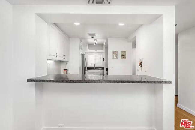 Building Photo - 2960 Neilson Wy