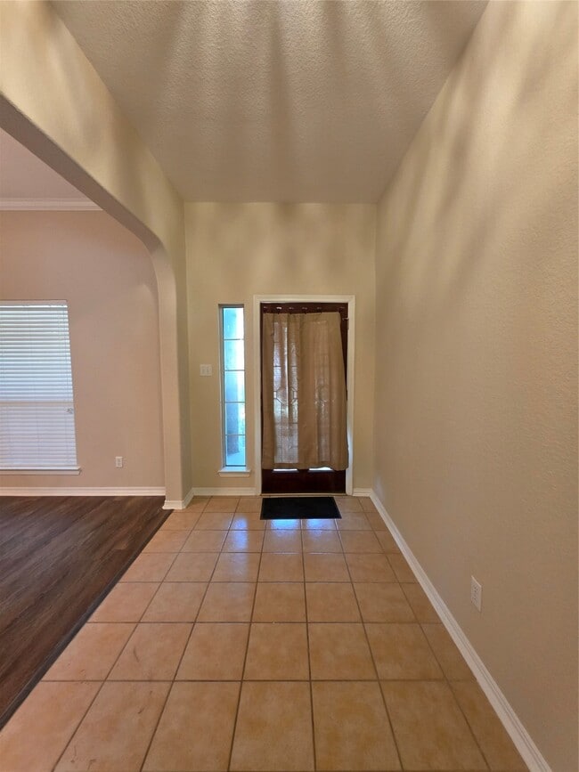 Building Photo - 21219 Willow Glade Dr