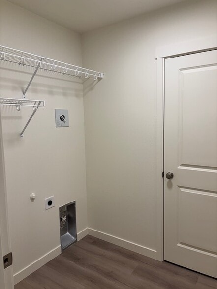 Laudry room - 1915 NW 18th Ave