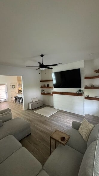 Building Photo - 46062 Terra Cotta Ct