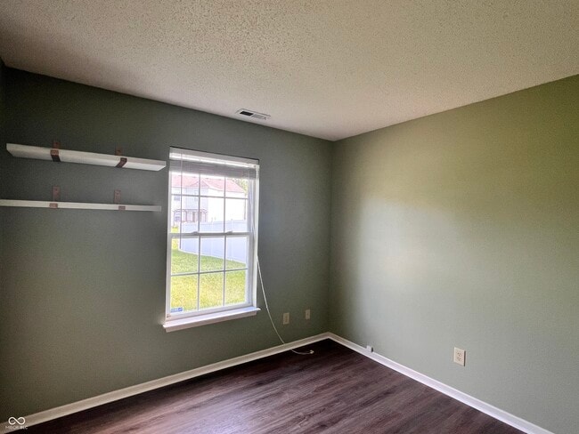 Building Photo - 10400 Hickory Hill Dr