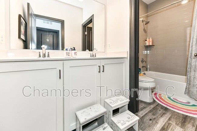 Building Photo - 42293 Ashmead Ter