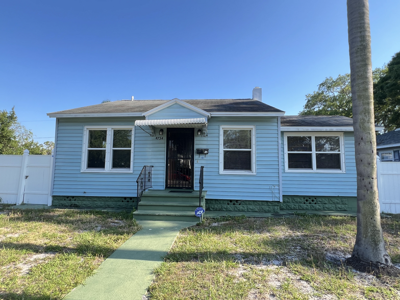 Building Photo - 4754 1st Ave N