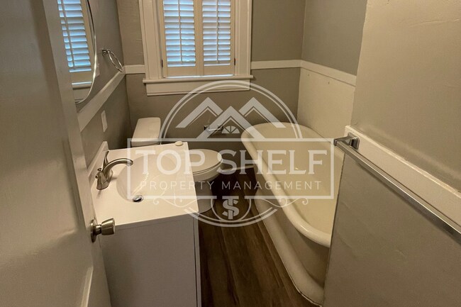 Building Photo - 362 Buford Pl