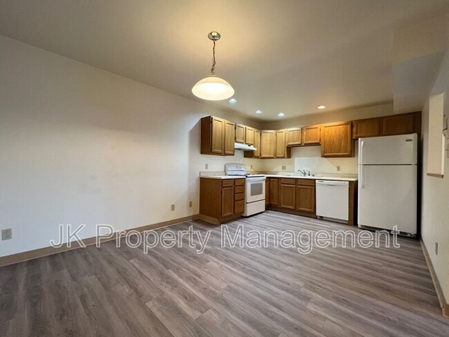 Building Photo - 3409 11th Ave S