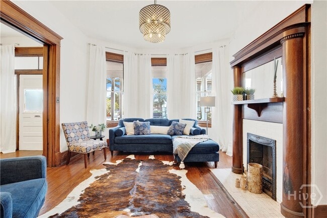 Building Photo - 118 W Waldburg St