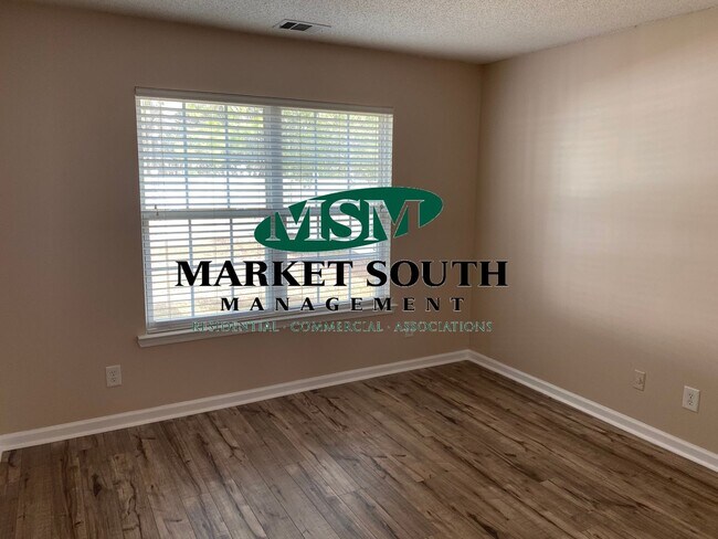 Building Photo - **APPLICATION PENDING!!**  BENTON BLVD BEAUTY -- ARBOR VILLAGE