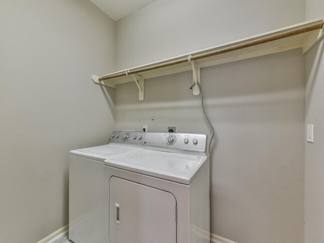 Building Photo - 1510 Bevis St