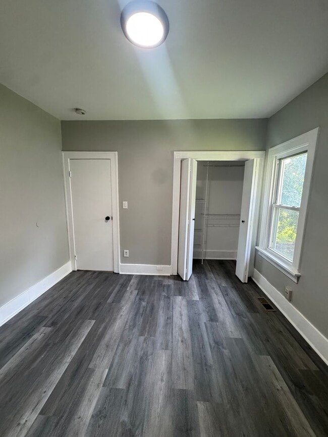 Building Photo - Beautiful 2-bedroom house for Rent in Lansing, IL VAILABLE NOW!!