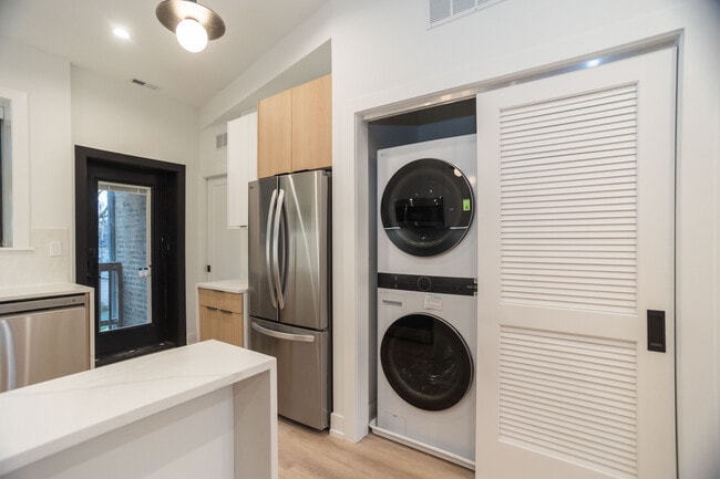 Building Photo - 3251 W Belden Ave