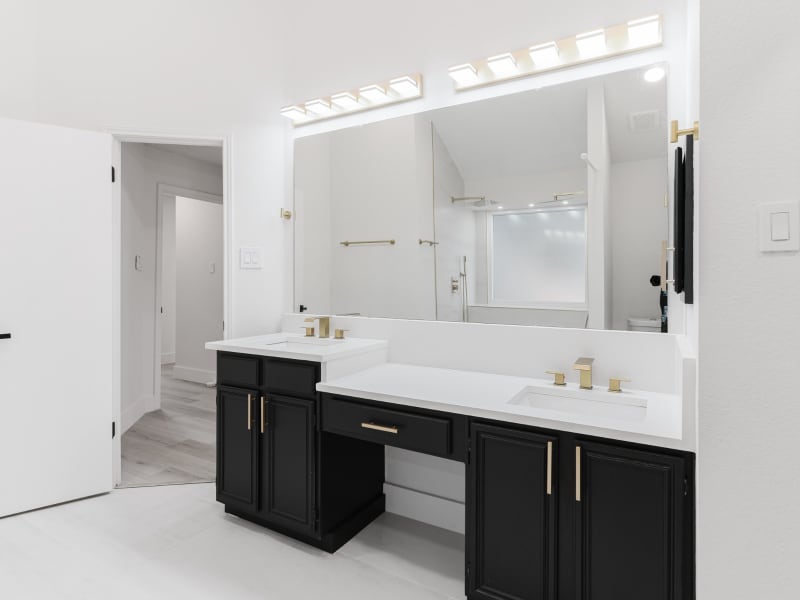 Building Photo - 2409 Brookside Dr