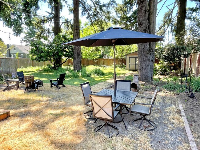 Building Photo - Powellhurst-Gilbert Updated Ranch Home wit...