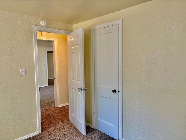 Building Photo - 3152 SW 39th St