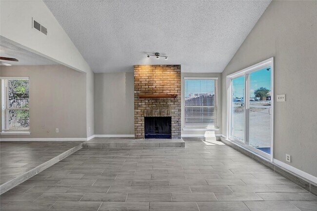 Building Photo - 9724 Summerwood Cir