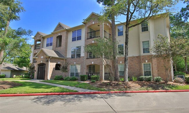 Building Photo - 6607 Lake Woodlands Dr