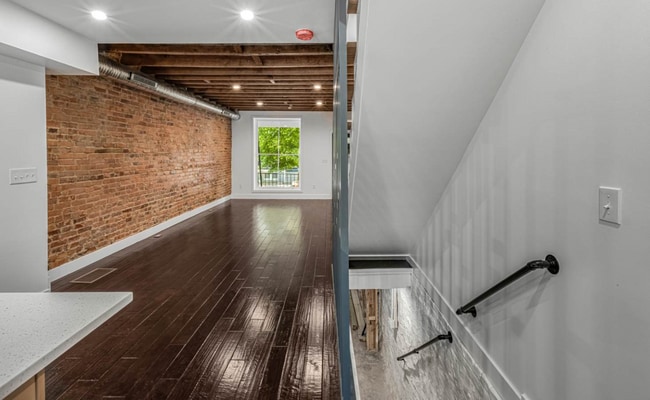 Building Photo - BEAUTIFULLY RENOVATED on the best block in Remington