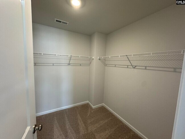 Building Photo - 421 Pinaster Path