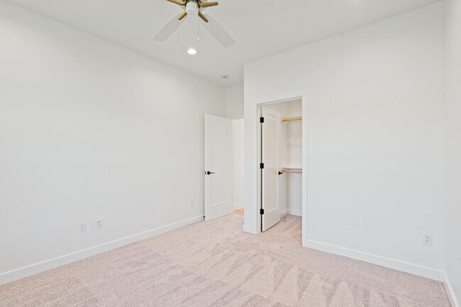 Building Photo - 2805 Easley Cabin Cir