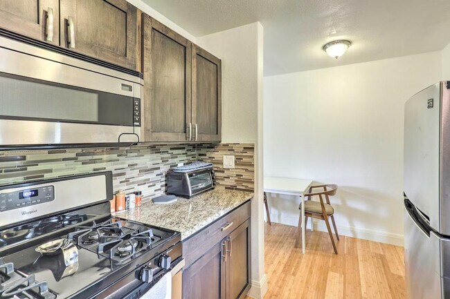 Building Photo - 3600 Govalle Ave