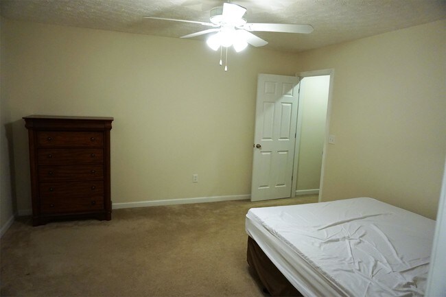 Building Photo - 159 Midland Trail