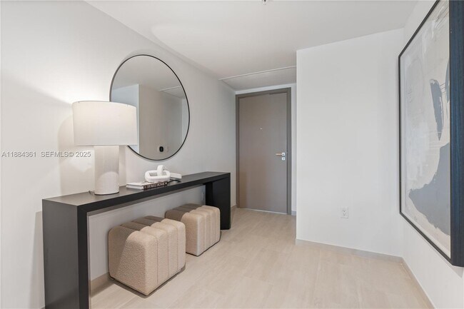 Building Photo - 10281 W Bay Harbor Dr