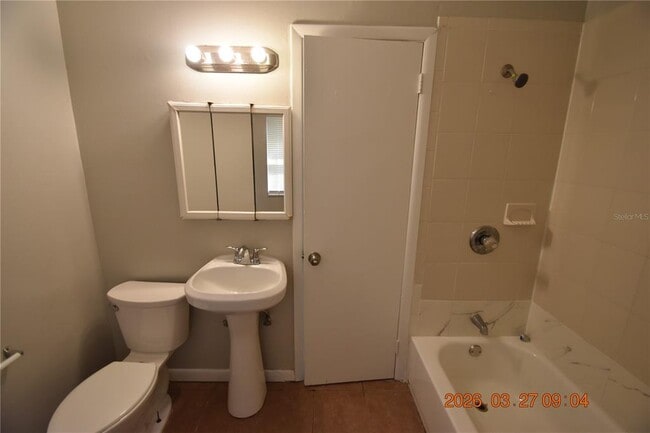 Building Photo - 10110 Alambra Ave