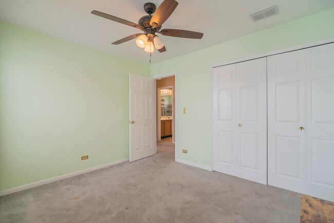 Building Photo - 164 Forestview Ct