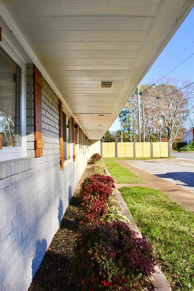 Building Photo - 4008 Knight Rd SW