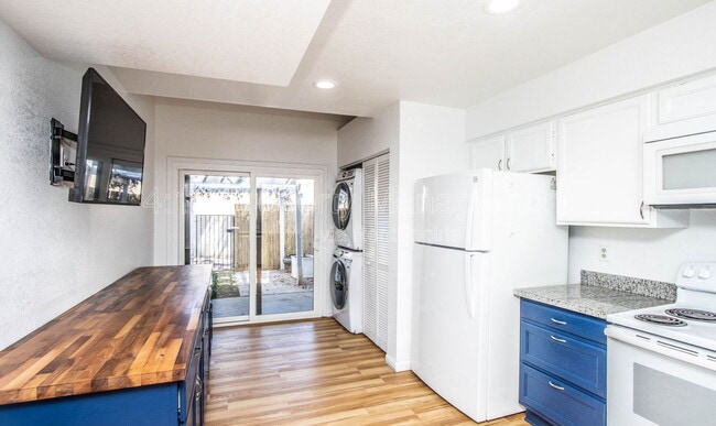 Building Photo - 1718 S Longmore