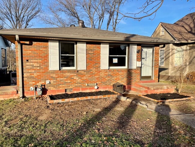 Building Photo - 1913 Boscobel St