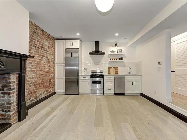 Building Photo - 633 Jersey Ave