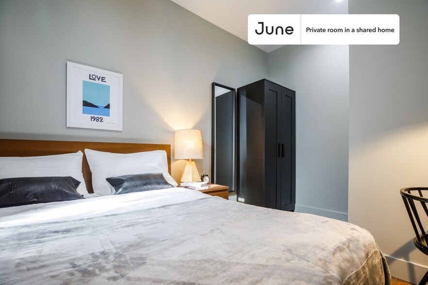 Building Photo - Room in Shared 5 bed/2 bath home