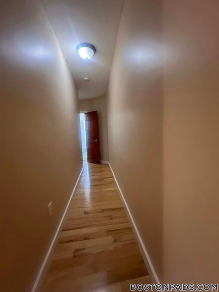 Building Photo - 816 River St