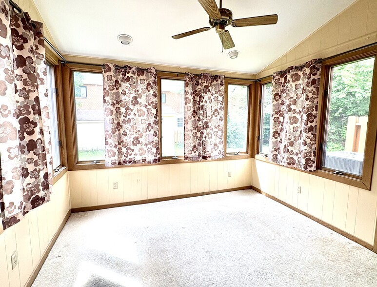 Building Photo - 224 Towyn Ct
