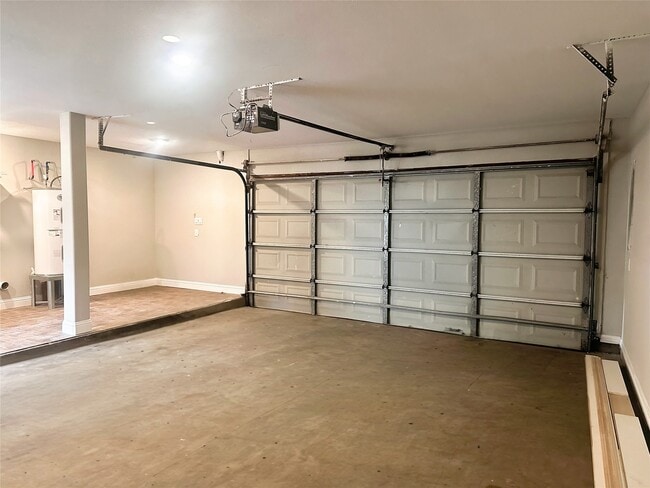Building Photo - 11130 Hanning Ln